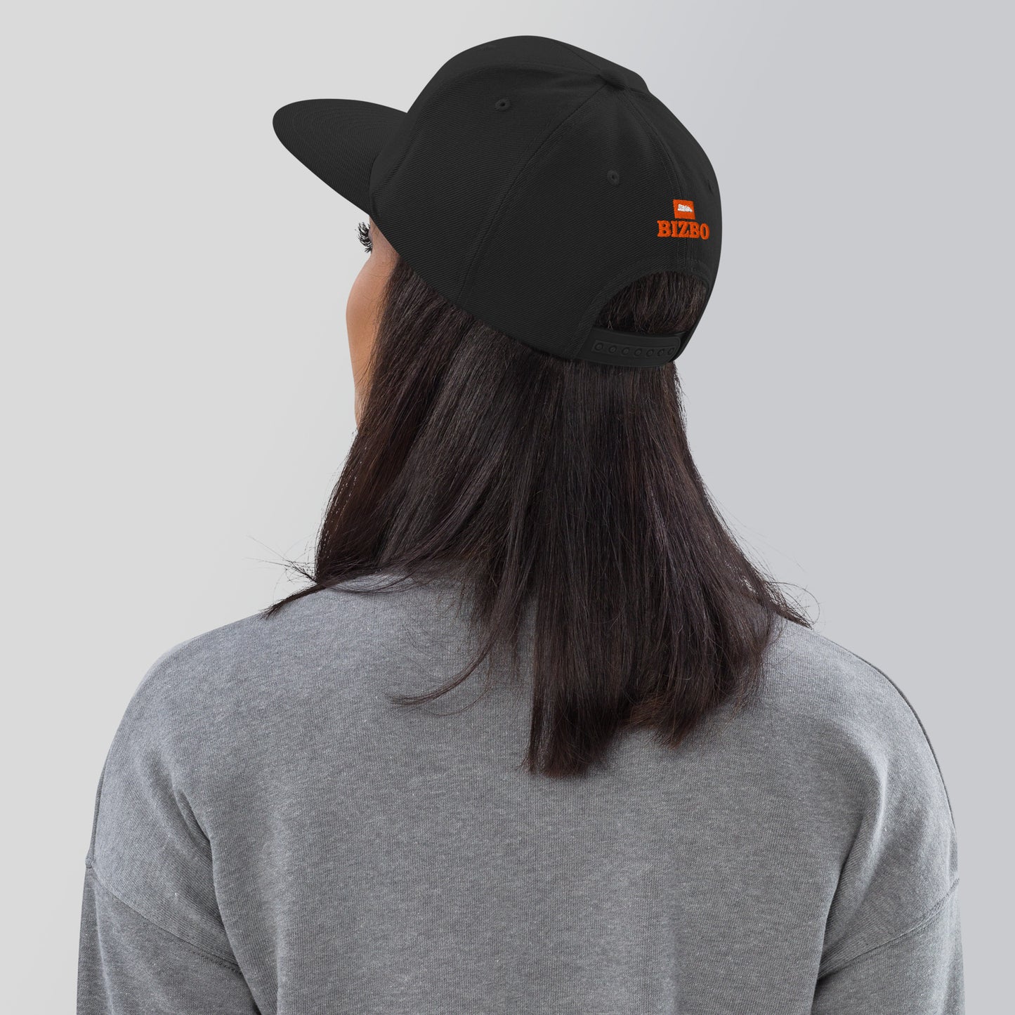 casquette base ball avec différents coloris et logo orange brodé
