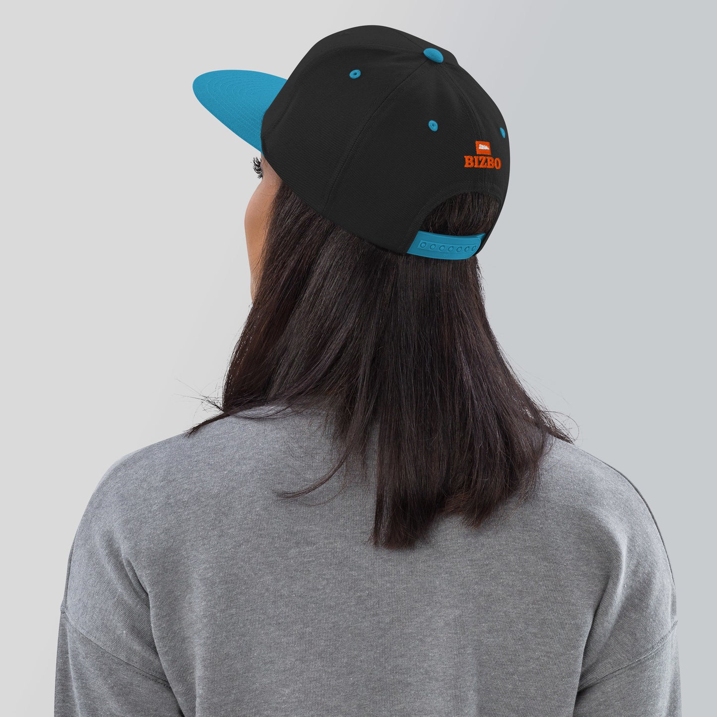 casquette base ball avec différents coloris et logo orange brodé
