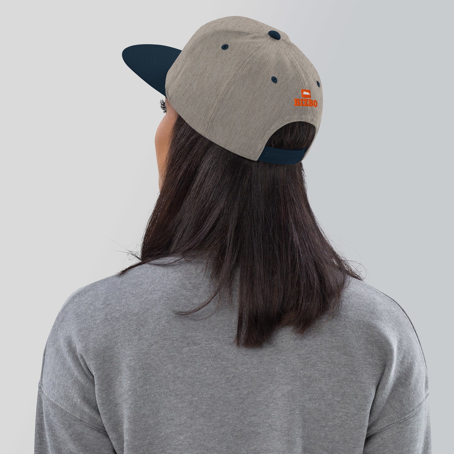 casquette base ball avec différents coloris et logo orange brodé