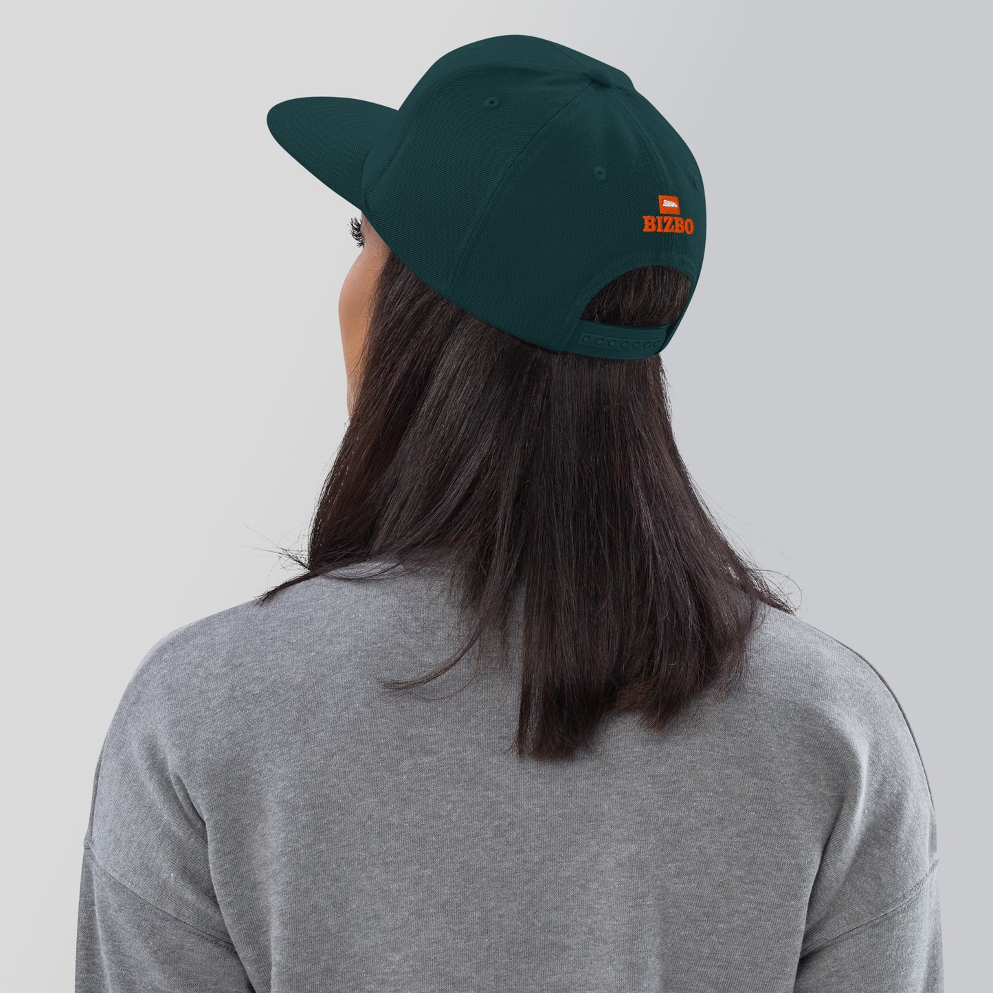 casquette base ball avec différents coloris et logo orange brodé